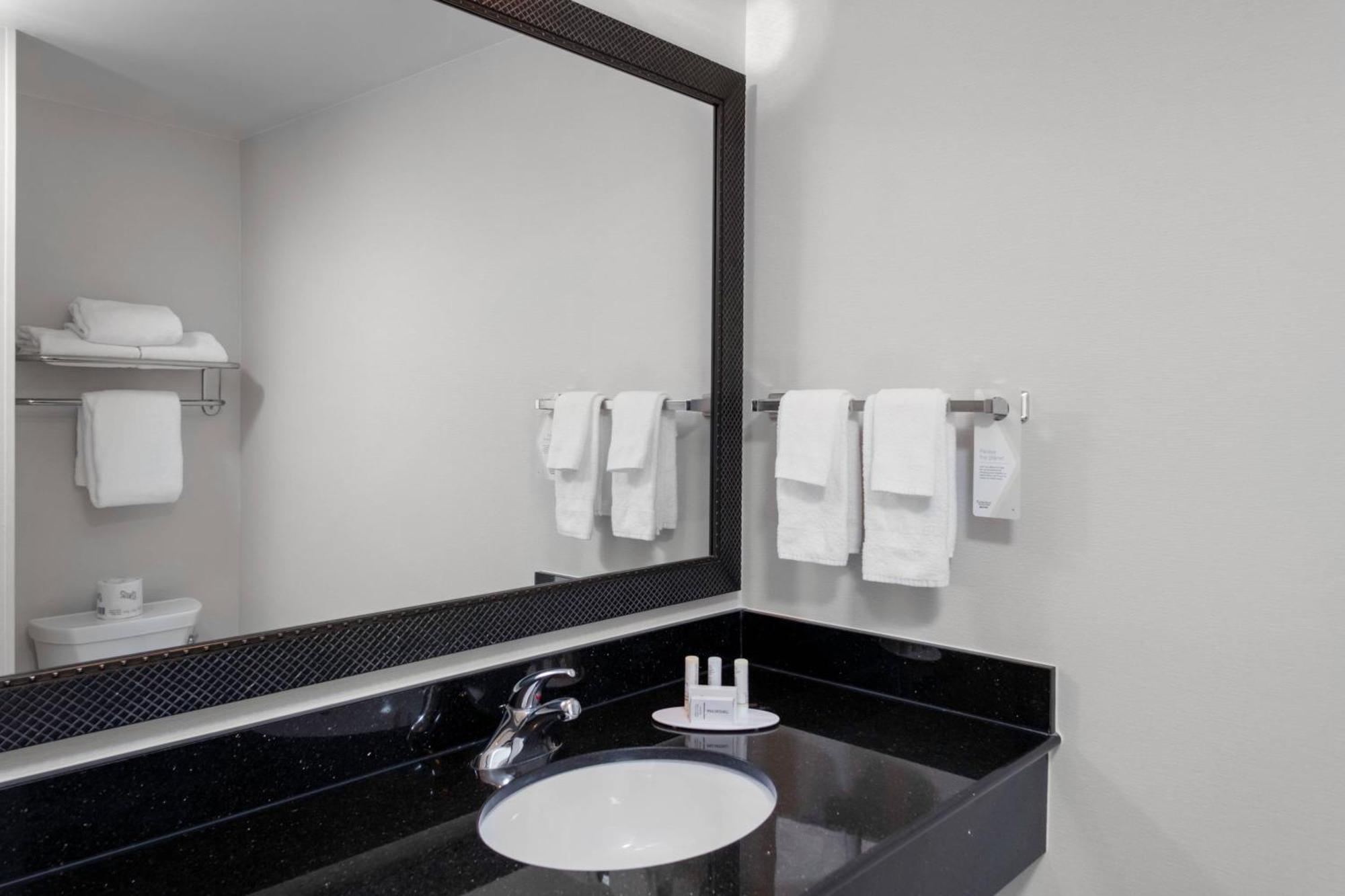 Fairfield Inn & Suites By Marriott Wichita Downtown Zewnętrze zdjęcie
