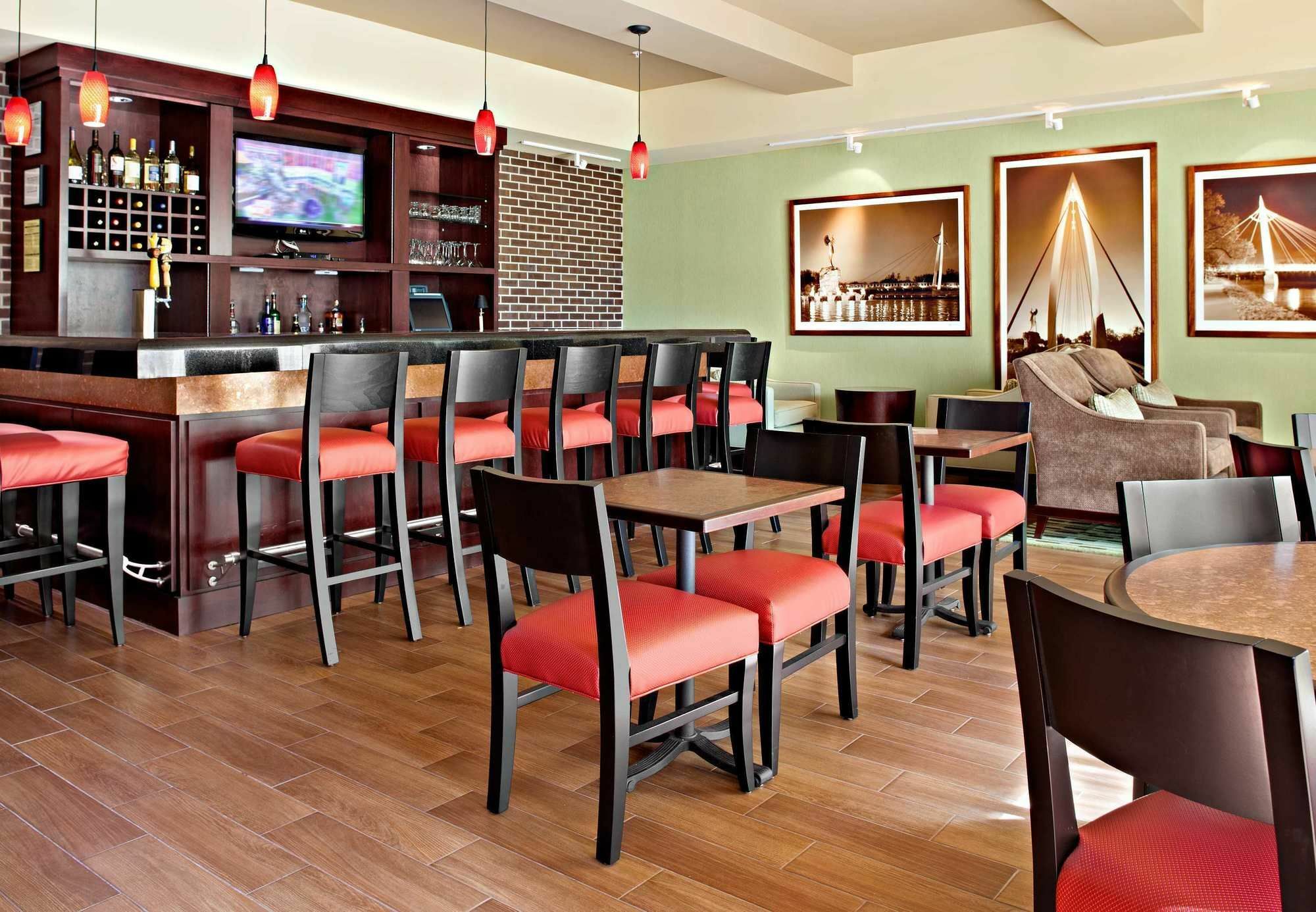 Fairfield Inn & Suites By Marriott Wichita Downtown Zewnętrze zdjęcie